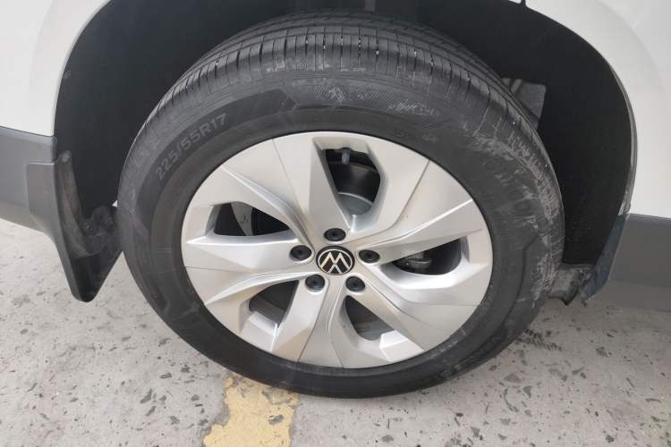 Used Volkswagen Tharu 2023 300TSI Two-Wheel-Drive Crescent Edition Exterior 2