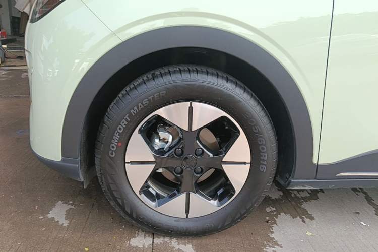 Used Geely Galaxy Geome 2025 UP 410km Exploration Edition
