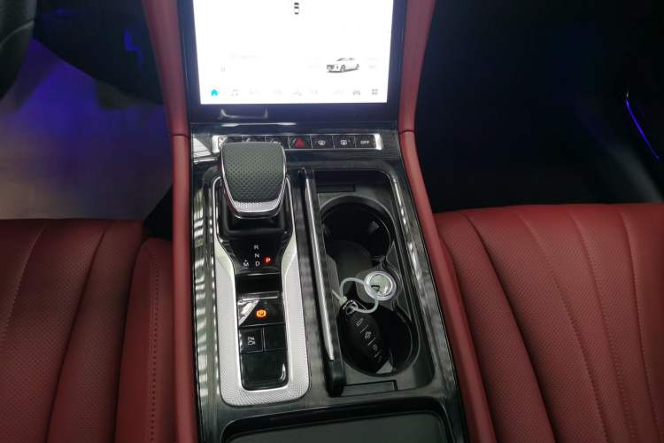 Used Hongqi H5 2025 1.5T DCT Xuan Ying Edition Gear Lever