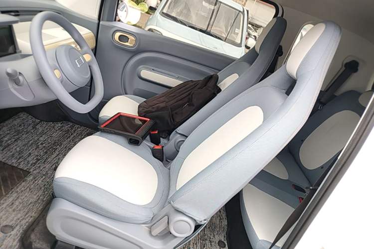 Used Bestune Pony 2025 222km Range Lingxi Horse Left Front Seat