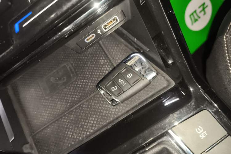 Used Volkswagen Passat 2020 330TSI Luxury Edition China VI