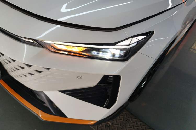 Used CHANGAN UNI-V 2024 1.5T Prestige Sport Edition Left Front Headlight