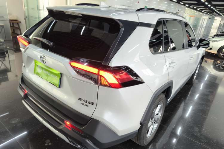 Used Toyota RAV4 2021 2.0L CVT 4x4 Trend Edition
