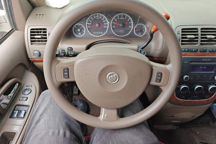 Used Buick GL8 2011 2.4L CT Comfort Edition