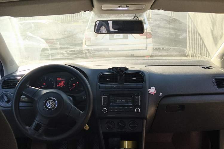 Used Volkswagen Polo 2011 1.4L Manual ZhiShang Edition Headliner