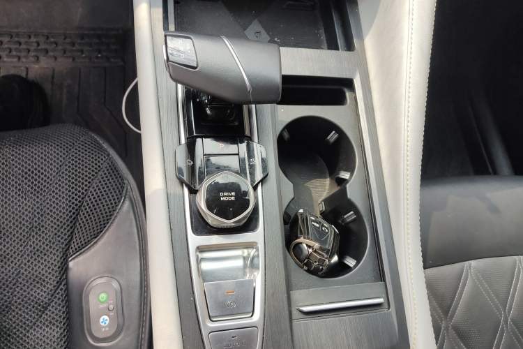 Used CHANGAN CS75 PLUS 2023 3rd Generation 1.5T Automatic Pilot Model Gear Lever