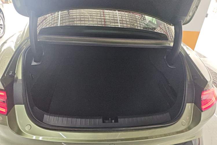 Used Xiaomi Auto SU7 2024 Rear-Drive Ultra-Long Range Advanced Pro-Level Intelligent Driving Version Trunk