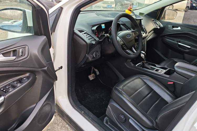 Used Ford Kuga 2018 EcoBoost 180 Two-Wheel-Drive Platinum Edition
