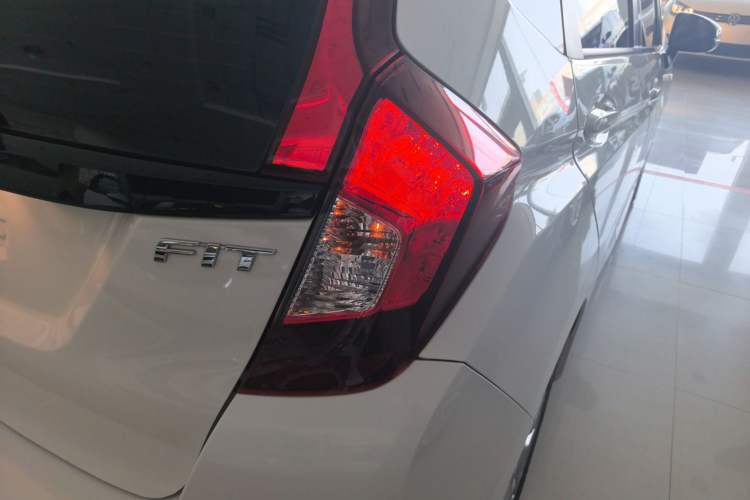 Used Honda Fit 2018 1.5L CVT Comfort Sunroof Version Right Rear Taillight