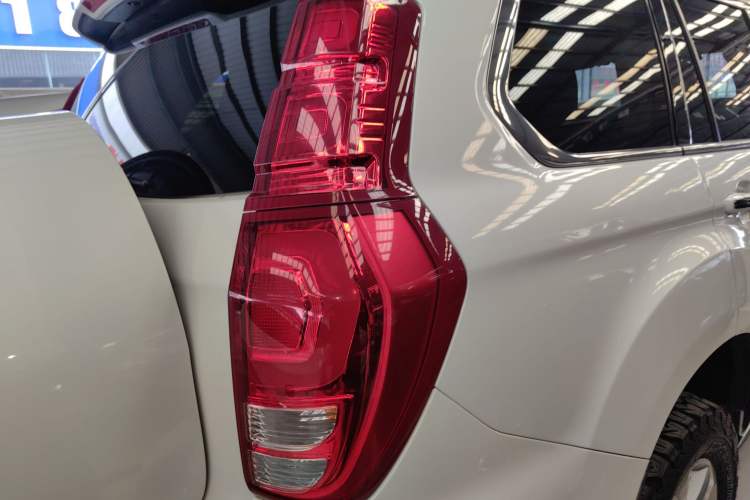 Used Haval H9 2017 2.0T Gasoline 4x4 Premium 5-Seater