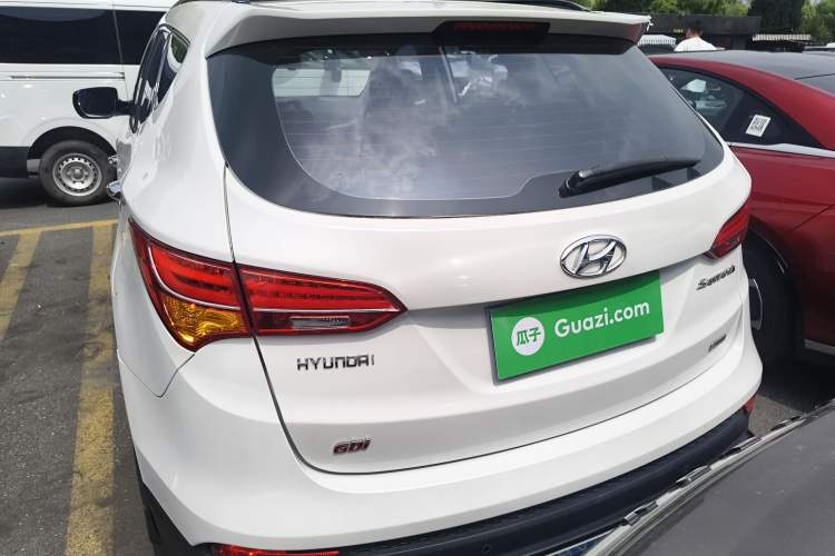 Used Hyundai Santa Fe 2013 Revised Version 2.4L Automatic All-Wheel Drive Luxury Trim