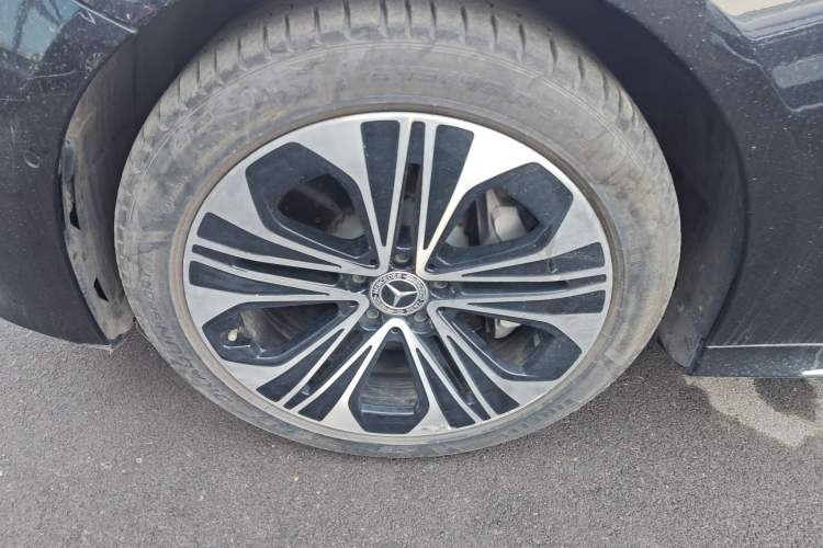 Used Mercedes-Benz E-Class New Energy 2024 E 350 e L Plug-in Hybrid Sedan Left Front Wheel Hub