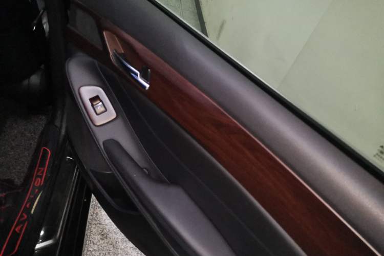 Used Toyota Avalon 2019 2.5L Ambition Version China VI Standard
