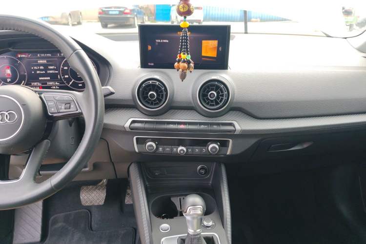 Used Audi Q2L e-tron 2019 Q2L e-tron Pure Electric Smart Style Audio And AC Panel