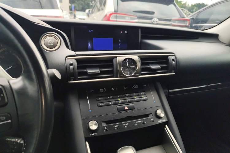 Used Lexus IS 2017 300 FENGSHANG Edition
