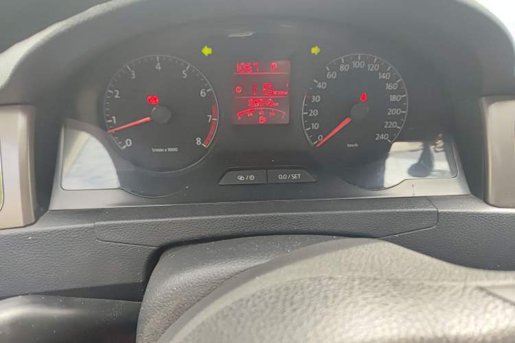 Used Volkswagen Santana 2015 1.6L Automatic Comfort Edition Odometer Close Up