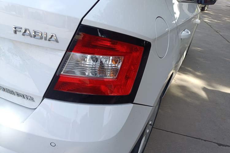 Used Skoda Fabia 2017 1.4L Automatic Car Enjoy Edition