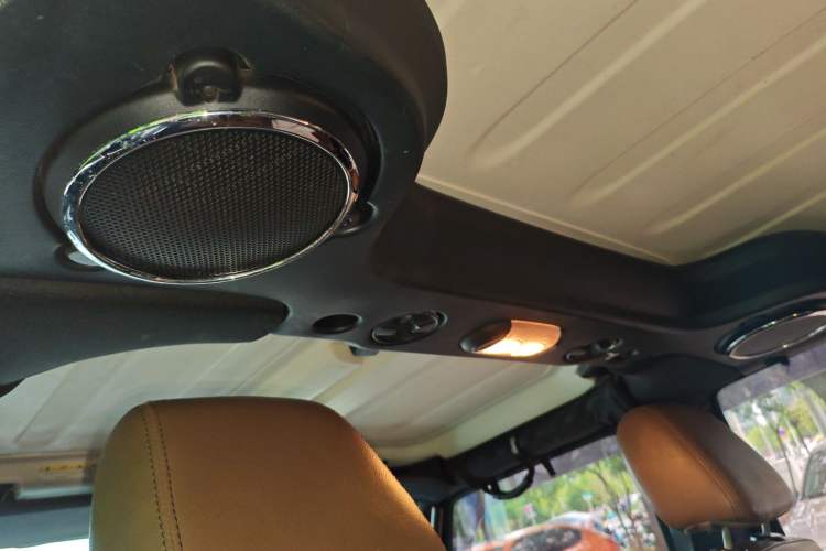 Used Jeep Wrangler 2013 3.6L Rubicon four-door model Headliner