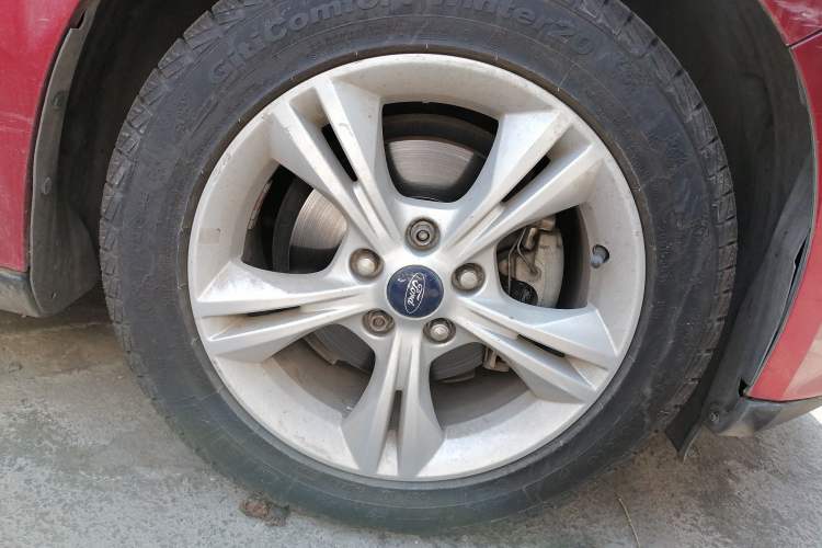 Used Ford Focus 2012 Sedan 1.6L Automatic Fashion Edition