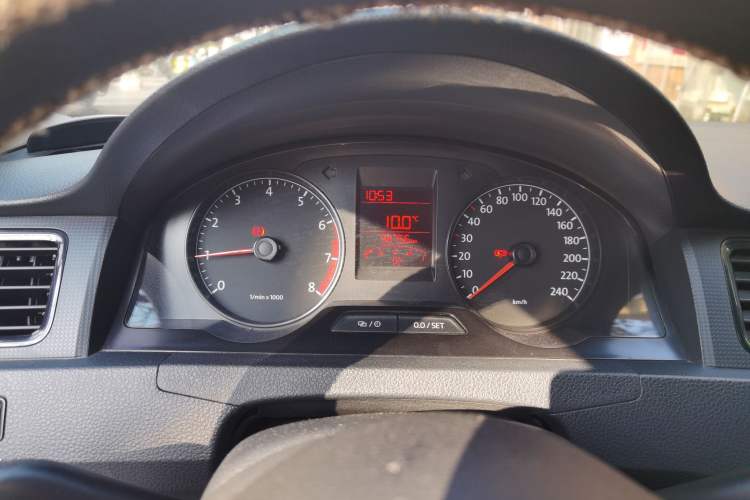 Used Volkswagen Santana 2015 1.6L Manual Fashion Edition