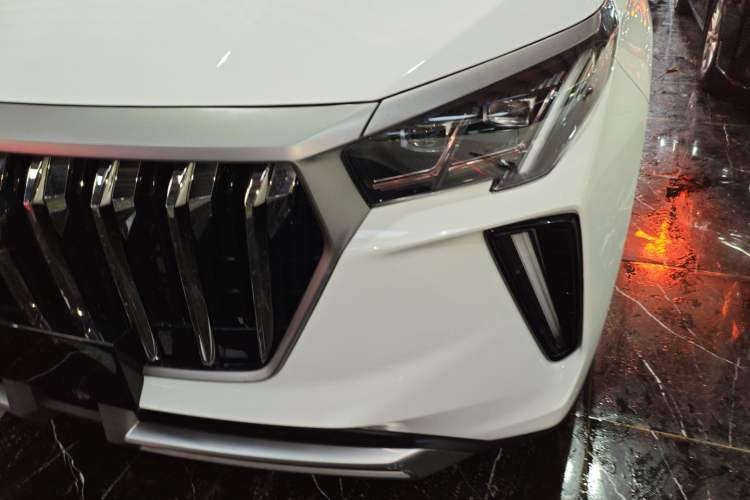 Used GAC Trumpchi GS4 PLUS 2022 270T Automatic Galaxy Edition Left Front Headlight