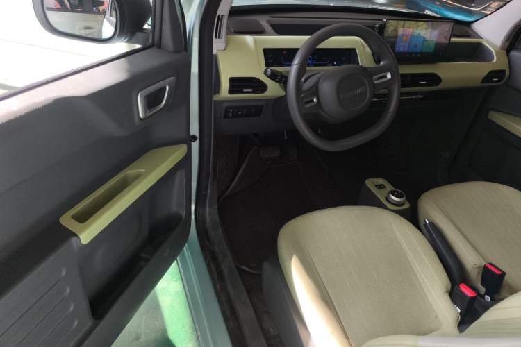 Used Geely Galaxy Panda 2023 Panda Mini 200km Endurance Bear
