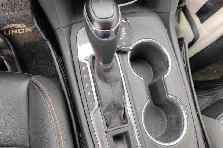 Used Chevrolet Equinox 2019 535T Automatic YuJie Edition China V Standard Gear Lever