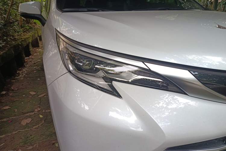 Used Toyota SIENNA 2021 2.5L Hybrid Platinum Edition
