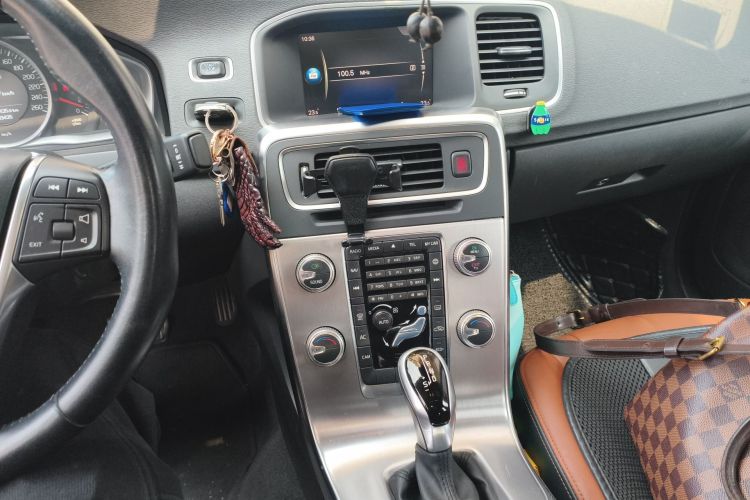 Used Volvo S60 2017 S60L T3 Smart Upgrade Edition Audio And AC Panel