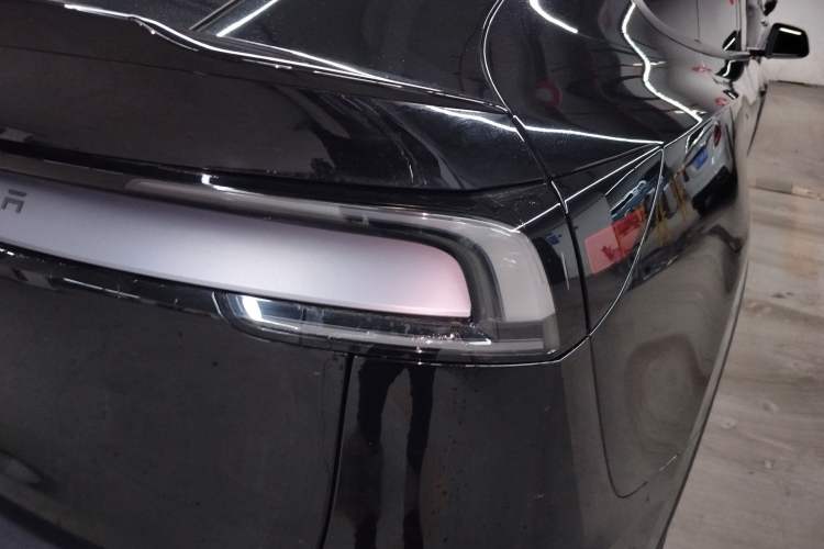 Used Tesla Model Y L 2025 Model Long-Range All-Wheel-Drive Version