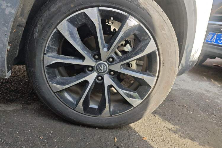 Used CHANGAN CS85 COUPE 2019 1.5T DCT Luxury Version China VI Standard Right Front Wheel Hub