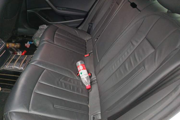 Used Audi A4L 2019 40 TFSI Fashion Edition China VI Emission Standard Left Rear Seat