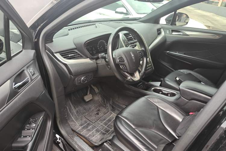 Used Lincoln MKC 2017 2.0T Two-Wheel Drive Deluxe Edition Driver Seat