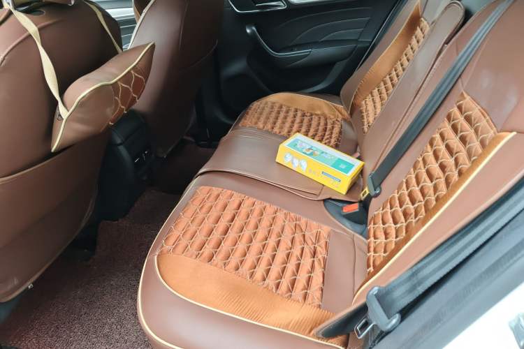 Used Roewe i6 New Energy 2017 45T Hybrid Connect & Smart Enjoyment Edition Left Rear Seat