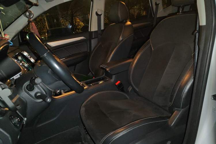 Used Roewe RX5 New Energy 2017 eRX5 50T Hybrid Connected Prestige Flagship Edition Left Front Seat