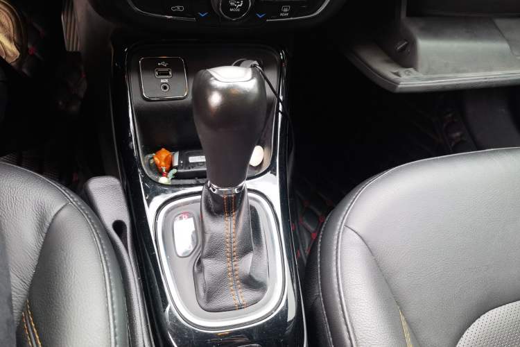 Used Jeep Compass 2017 200T Automatic Prestige Edition Gear Lever