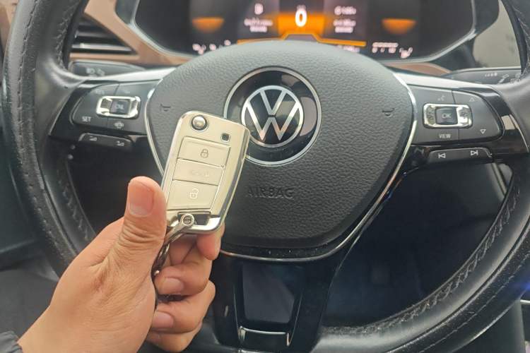 Used Volkswagen Tharu 2022 280TSI Two-Wheel Drive Comfort Edition
