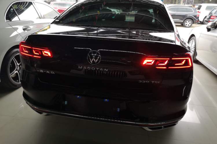Used Volkswagen Magotan 2025 Revised Version Zhongxiang Edition 330TSI DSG Luxury Trim

