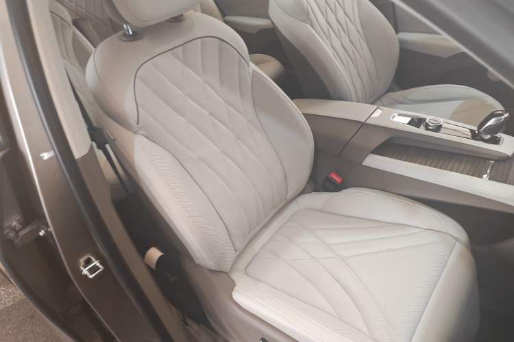 Used Roewe RX9 2023 2.0T Four-Wheel Drive Luxury Edition
