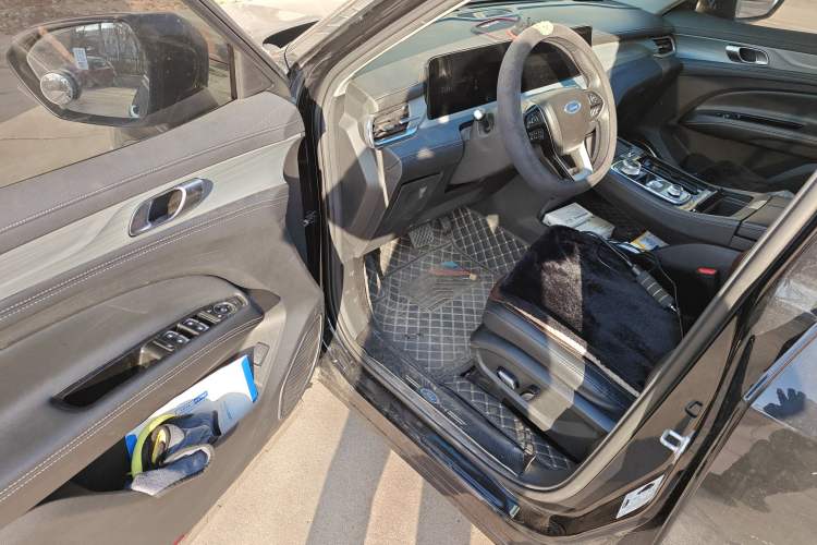 Used Ford Equator 2021 EcoBoost 225 Platinum Edition 7-Seater
