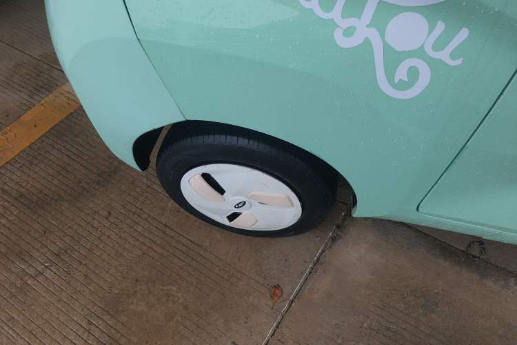 Used Chery QQ Ice Cream 2022 120km Conical Shape Lithium Iron Phosphate Right Rear Wheel Hub