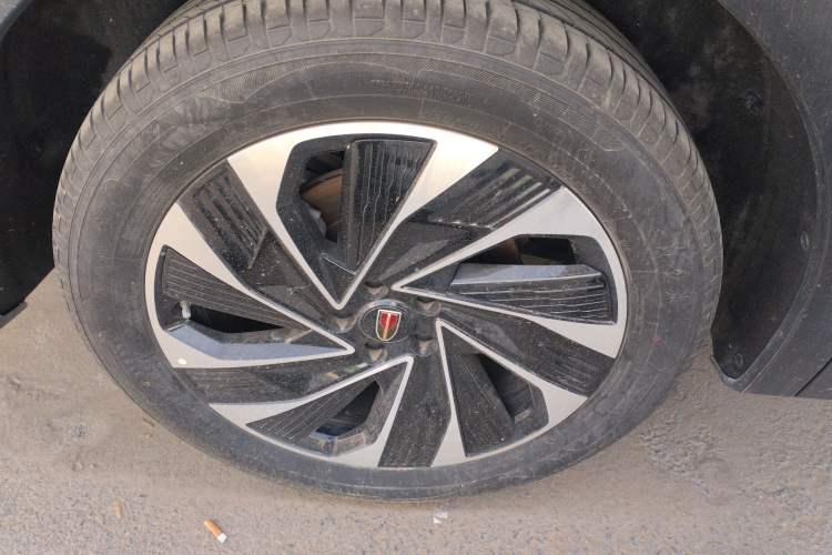 Used Hongqi HS7 PHEV 2024 2.0T PHEV Four-Wheel Drive Flagship Edition 6 Seats Right Rear Wheel Hub