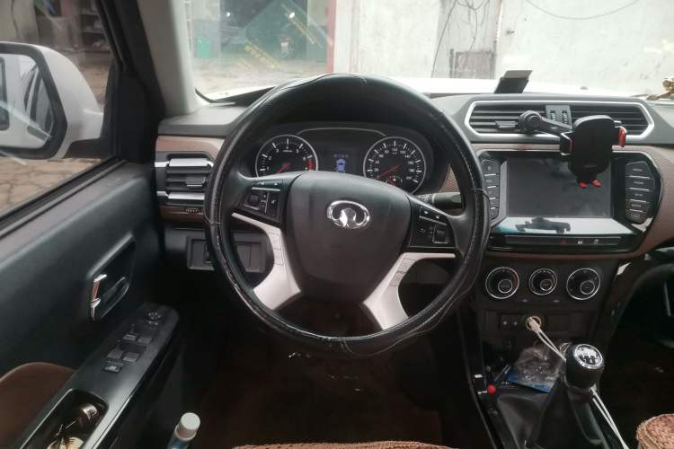 Used Great Wall Wingle 6 2017 2.4L Gasoline Two-Wheel Drive Elite Version 4G69