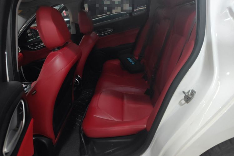 Used Alfa Romeo Giulia 2017 2.0T 200HP Luxury Edition
