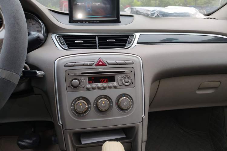 Used Peugeot 308 2013 1.6L Automatic YouShang Model Audio And AC Panel
