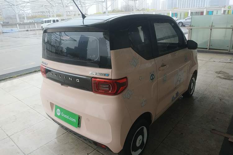 Used Wuling Hongguang MINIEV 2022 Macaron Premium Model – Lithium Ternary Battery

