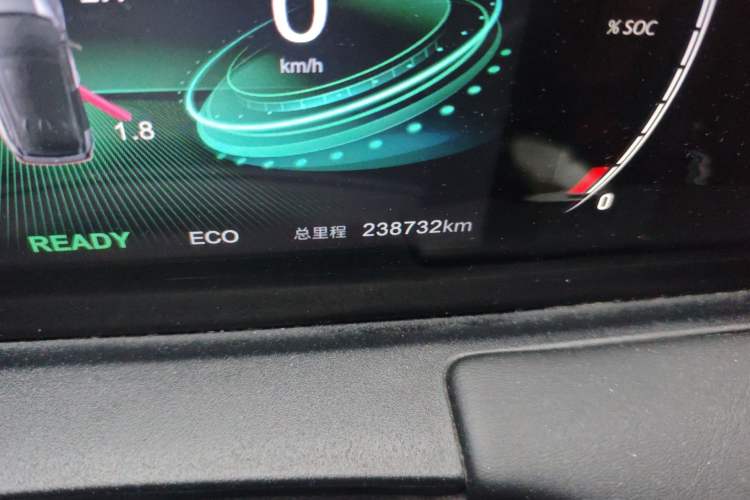 Used NETA U 2022 Zhi 400 Lithium-Nickel-Manganese-Cobalt Energy System Odometer Close Up