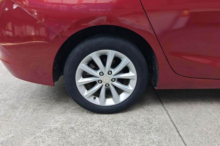 Used Chevrolet Cruze 2018 320 Automatic Pioneer Sunroof Edition Right Rear Wheel Hub