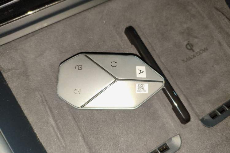 Used Formula Leopard 5 2023 Cloud Ride Flagship Edition
