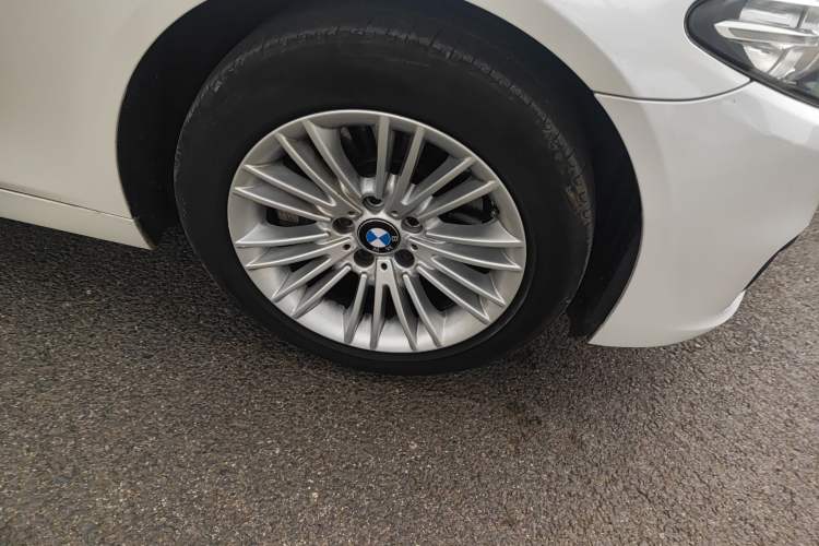 Used BMW 5 Series 2014 525Li Leading Model